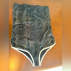 Acacia strapless one piece. Grey Python print with white piping. S